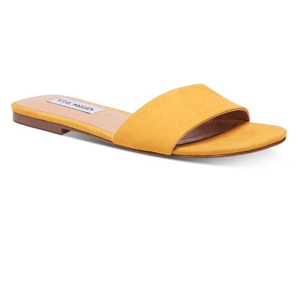 Steve Madden Shoes - Steve Madden
Women's Bev Snip-Toe Slide Sandals